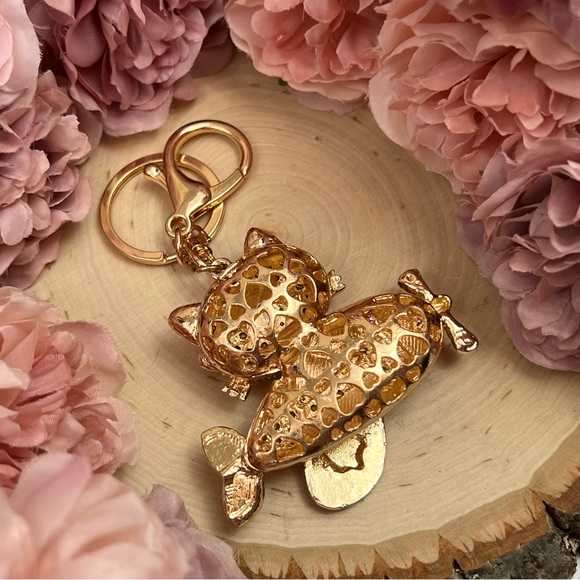 Hello Kitty Flying a Bkue Crystal Airplane Keychain Charm - Picture 3 of 16